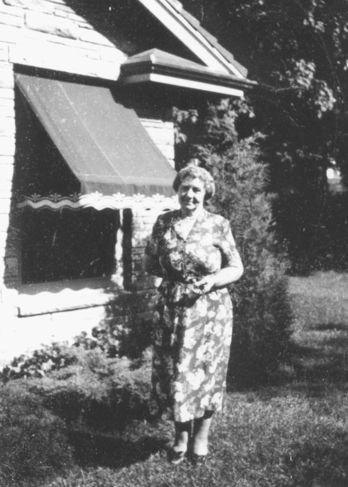 Bess at Maurice's house